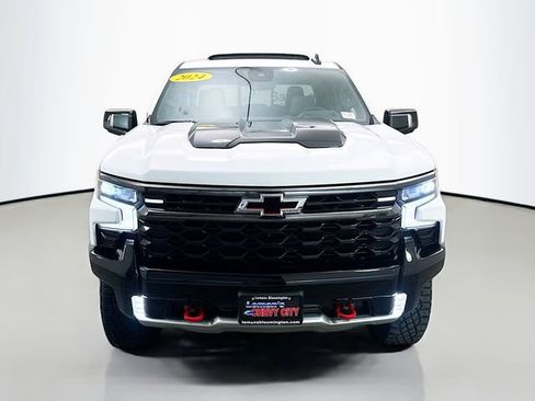 Used 2024 Chevrolet Silverado 1500 ZR2 w/ Technology Package image 2