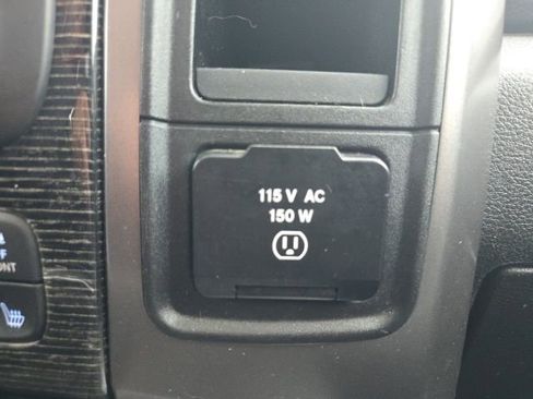 Used 2015 RAM 1500 Limited image 32