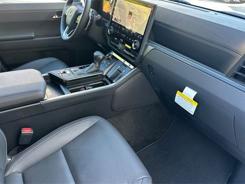 Used 2025 Lexus GX 550 550 Luxury image 16