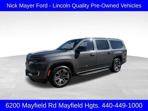 Used 2023 Jeep Wagoneer L Series II image 3