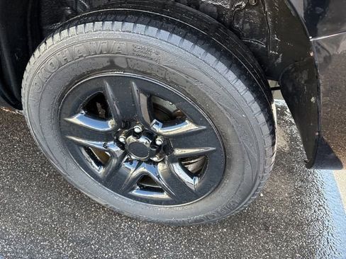 Used 2011 Toyota RAV4 4WD w/ Base L4 Extra Value Pkg image 7