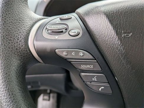 Used 2019 Nissan Pathfinder S image 19