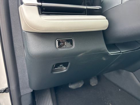 New 2026 Lincoln Navigator L Reserve AWD/4WD image 13