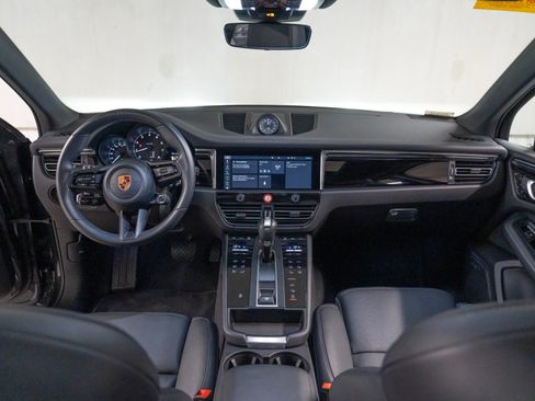 Certified 2026 Porsche Macan AWD/4WD image 26