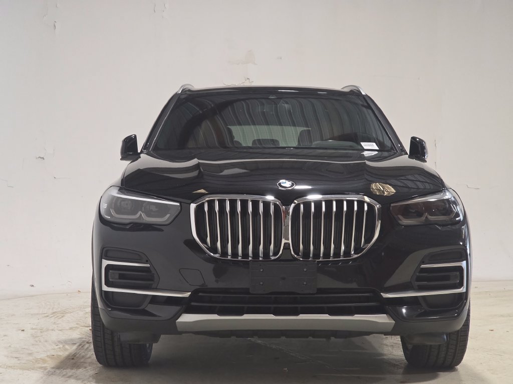 Used 2023 BMW X5 xDrive40i w/ Premium Package AWD/4WD image 2