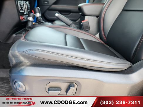 Used 2026 Jeep Wrangler Unlimited Rubicon AWD/4WD image 19