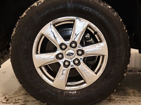 Certified 2018 Ford F150 XLT w/ Equipment Group 302A Luxury image 39