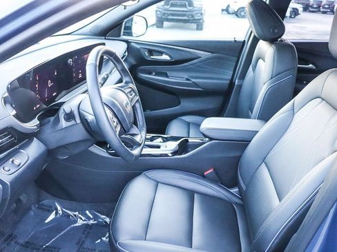 Used 2025 Buick Envista Sport Touring w/ Convenience I Package FWD image 20
