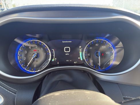 New 2026 Chrysler Pacifica Select image 6