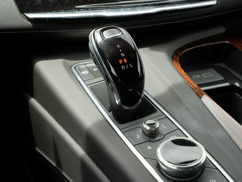 Used 2021 Cadillac Escalade Luxury RWD image 14