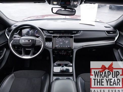 Used 2024 Jeep Grand Cherokee L Altitude image 7