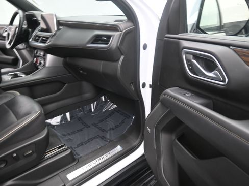 Used 2023 Chevrolet Suburban Premier image 24