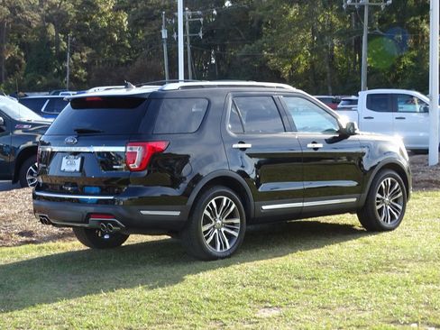 Used 2018 Ford Explorer Platinum image 3