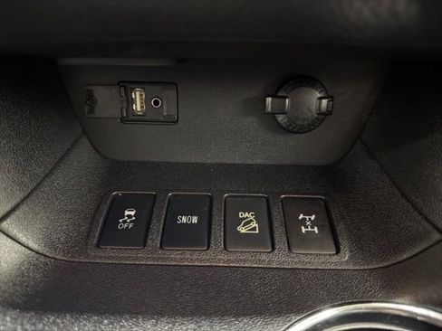 Used 2016 Toyota Highlander XLE AWD/4WD image 43