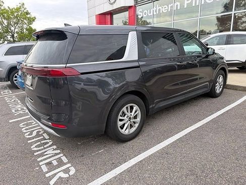 Used 2023 Kia Carnival LX FWD image 10