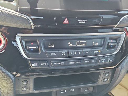 Used 2024 Honda Passport Black Edition image 17