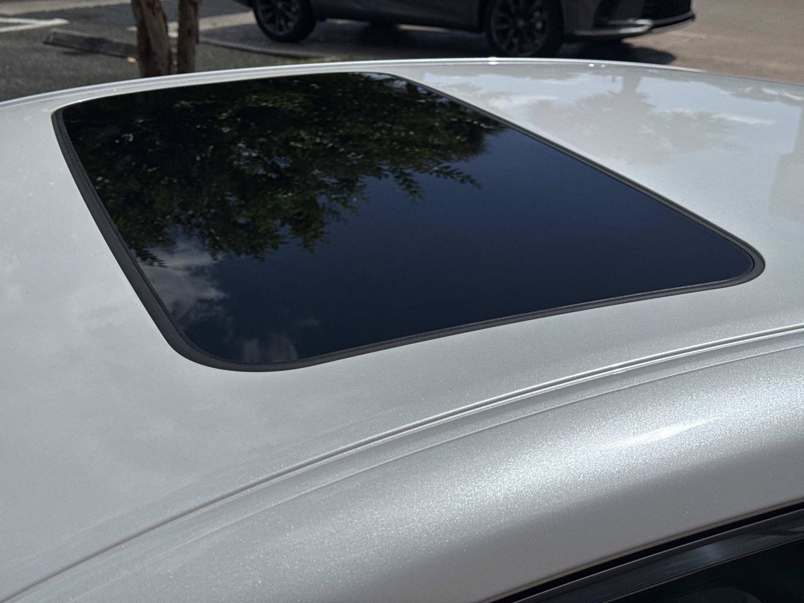 Used 2025 Lexus ES 350 w/ Premium Package FWD image 10