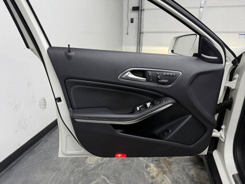 Used 2015 Mercedes-Benz GLA 250 4MATIC image 10