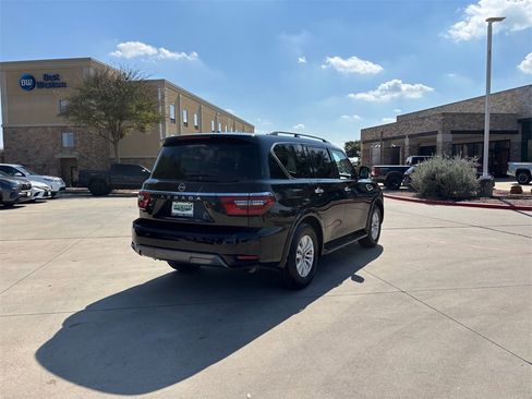 Used 2023 Nissan Armada SV image 6