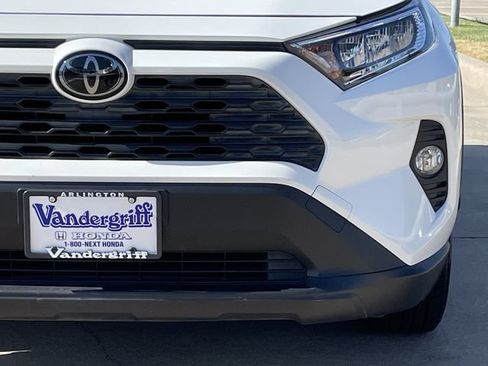 Used 2020 Toyota RAV4 XLE FWD image 8