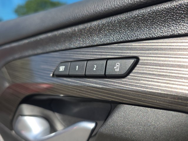 Used 2022 GMC Terrain SLT AWD/4WD image 32
