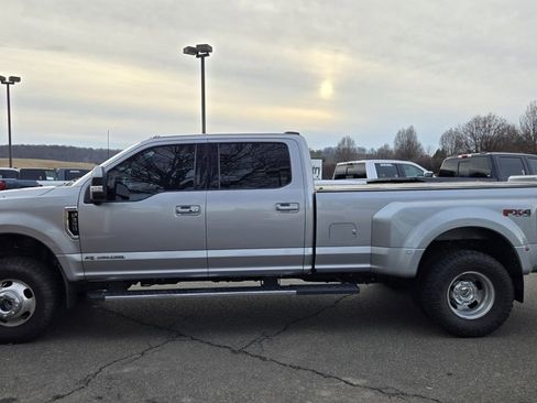 Used 2022 Ford F350 Lariat w/ Lariat Ultimate Package image 4