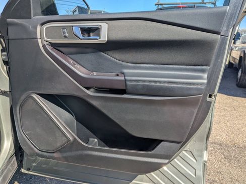 Used 2020 Ford Explorer XLT w/ Comfort Package AWD/4WD image 9