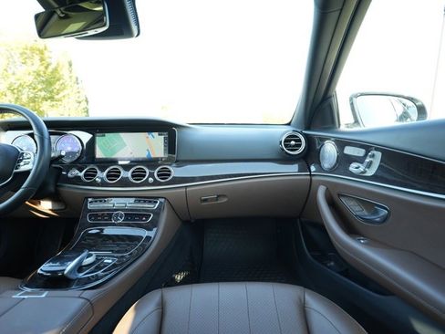 Certified 2019 Mercedes-Benz E 300 4MATIC image 25