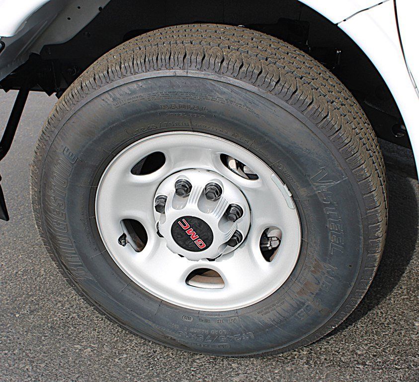Used 2025 GMC Savana 2500 w/ Driver Convenience Package RWD image 28