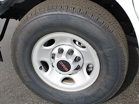 Used 2025 GMC Savana 2500 w/ Driver Convenience Package RWD image 28