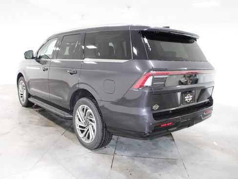 New 2026 Lincoln Navigator Premiere AWD/4WD image 6