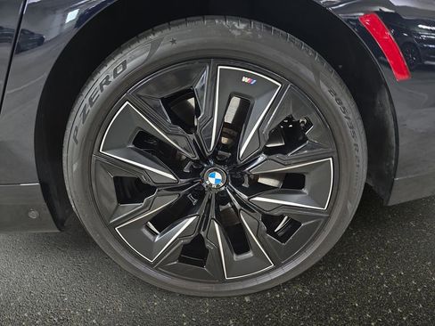 Used 2023 BMW 760i xDrive w/ Executive Package AWD/4WD image 32