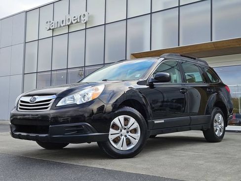 Used 2010 Subaru Outback 2.5i AWD/4WD image 1