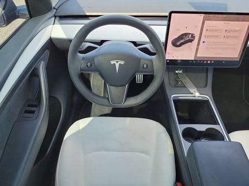 Used 2023 Tesla Model Y Long Range AWD/4WD image 14