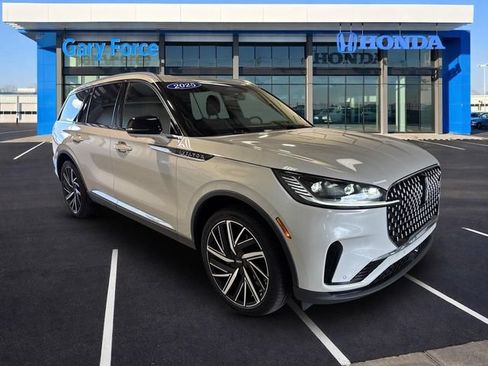 Used 2025 Lincoln Aviator Reserve w/ Equipment Group 201A AWD/4WD image 1