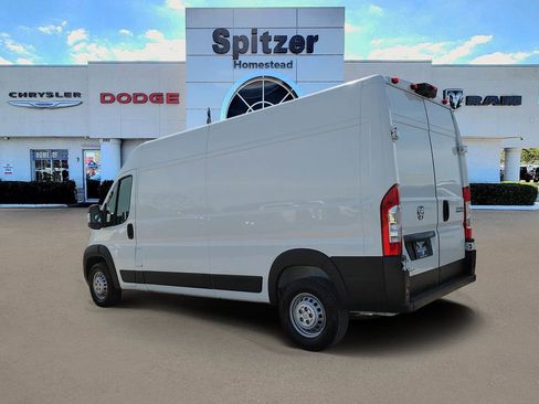 Used 2025 RAM ProMaster 2500 w/ Convenience Group FWD image 3