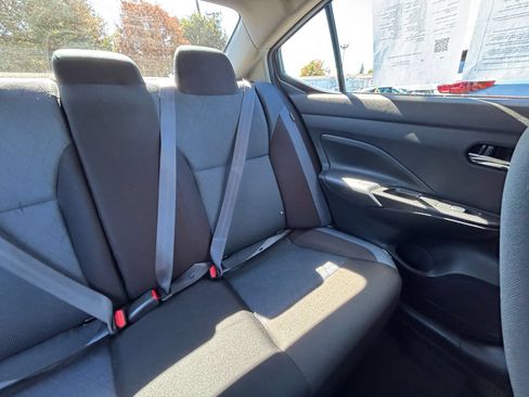 Used 2025 Nissan Versa SV FWD image 34