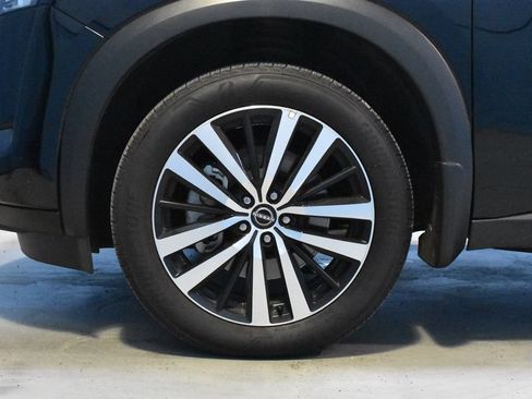 Certified 2025 Nissan Pathfinder Platinum w/ Black Appearance Package AWD/4WD image 24