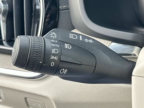 Used 2020 Volvo S60 T6 Inscription w/ Protection Package Premier image 29