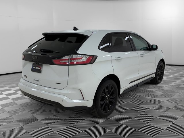 Used 2022 Ford Edge SE w/ Black Appearance Package AWD/4WD image 5