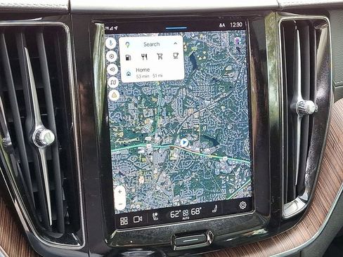 Used 2023 Volvo XC60 B5 Ultimate w/ Climate Package image 18