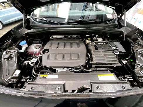 New 2026 Volkswagen Tiguan SE AWD/4WD image 8