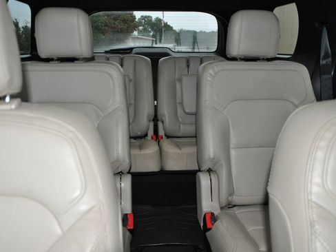 Used 2018 Ford Explorer Limited w/ Equipment Group 301A image 22