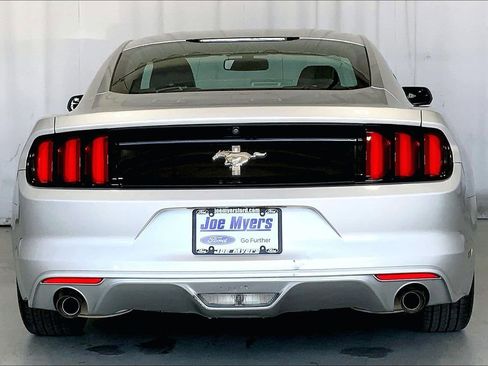 Used 2016 Ford Mustang V6 image 3