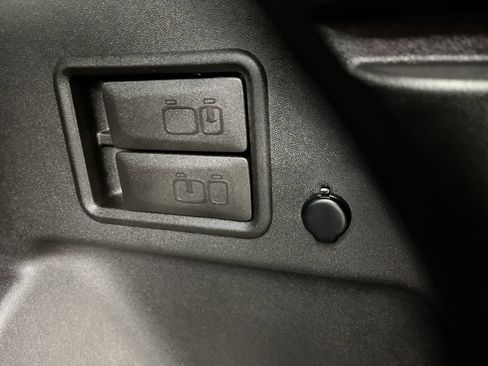 Certified 2023 Chevrolet Equinox LT w/ Driver Convenience Package image 29