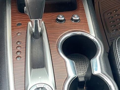 Used 2017 Nissan Pathfinder Platinum image 17