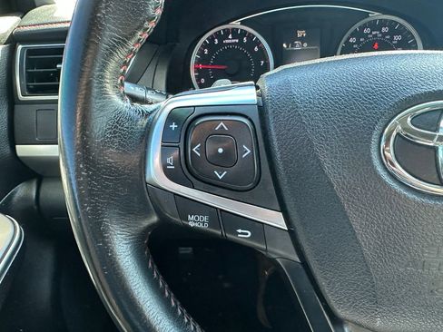 Used 2015 Toyota Camry SE image 19