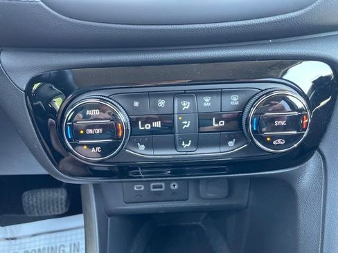 Used 2023 Buick Encore GX Select w/ Sport Touring Package FWD image 21