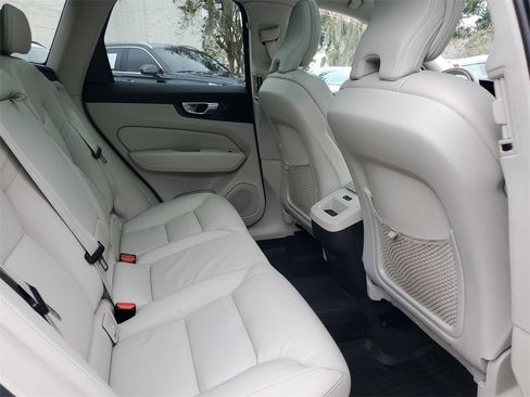 Used 2023 Volvo XC60 B5 Plus w/ Climate Package image 40