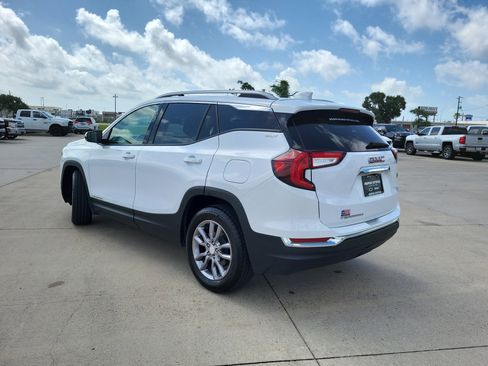 Used 2024 GMC Terrain SLT image 7